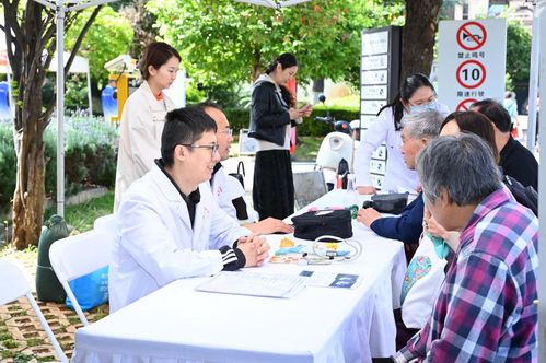 聚焦銀發(fā)急難愁盼，昆明啟動(dòng)2025年敬老月系列活動(dòng)，全方位提升護(hù)理機(jī)構(gòu)服務(wù)水平